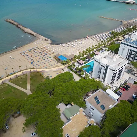 Kastrati 4*