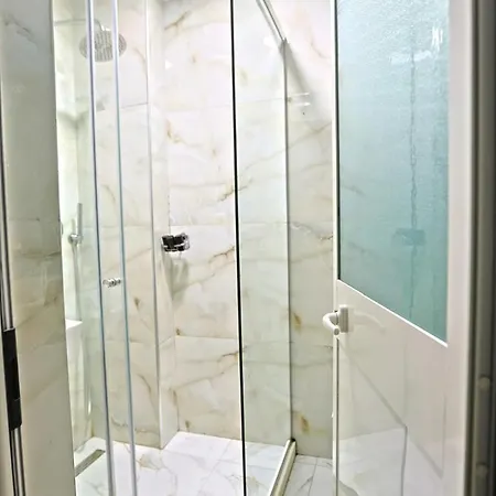 Otel Kastrati Golem (Tirana)