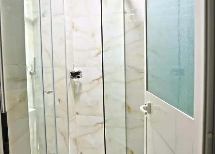 Hotell Kastrati Golem (Tirana)